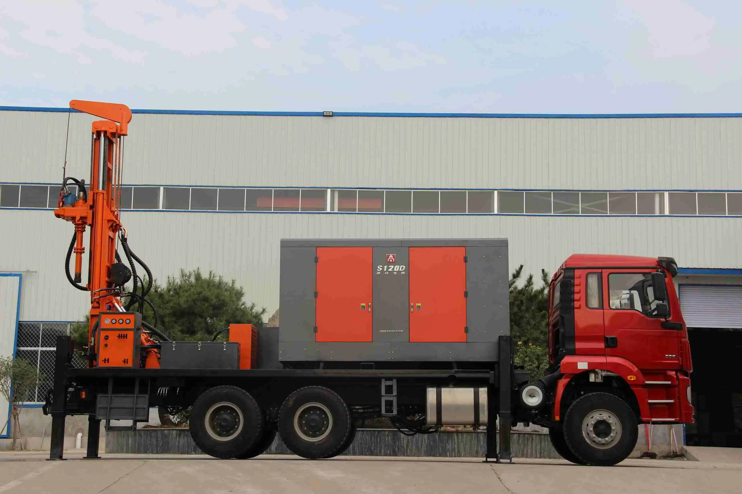 Truck-mounted water well drilling rig