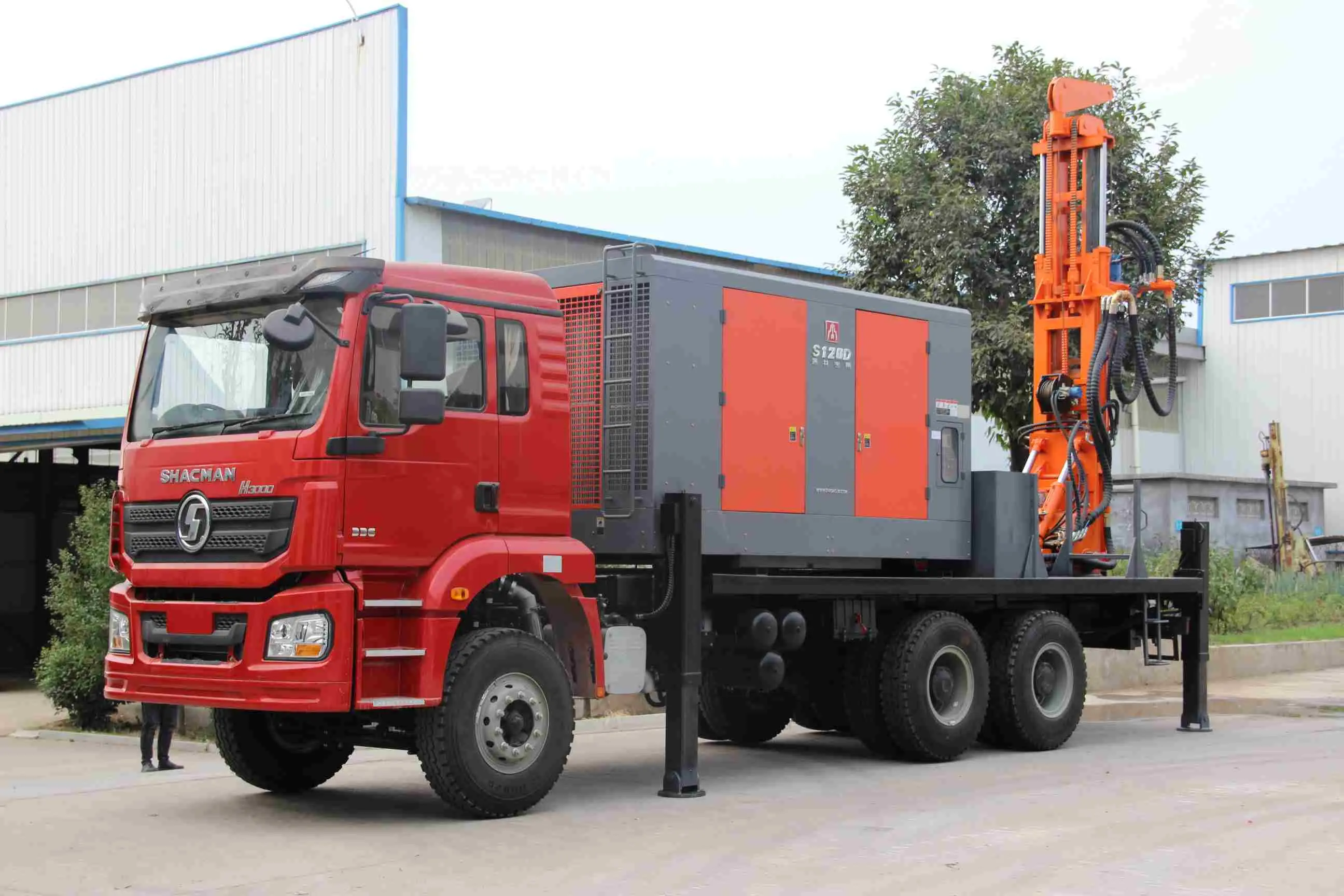 Truck-mounted water well drilling rig
