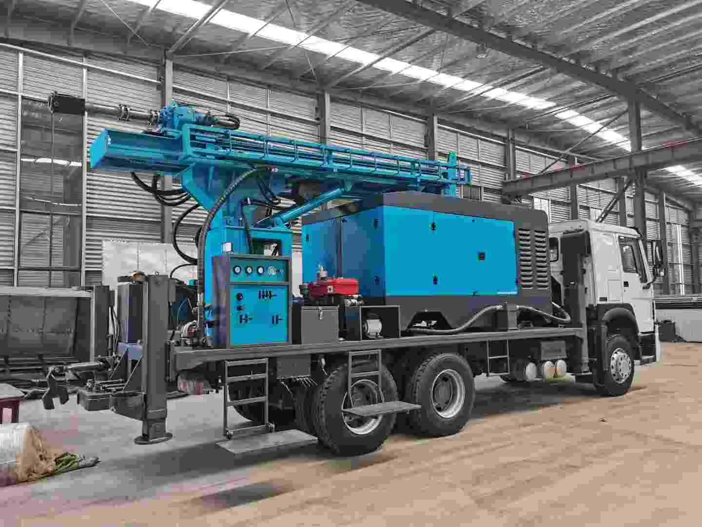 Truck-mounted water well drilling rig
