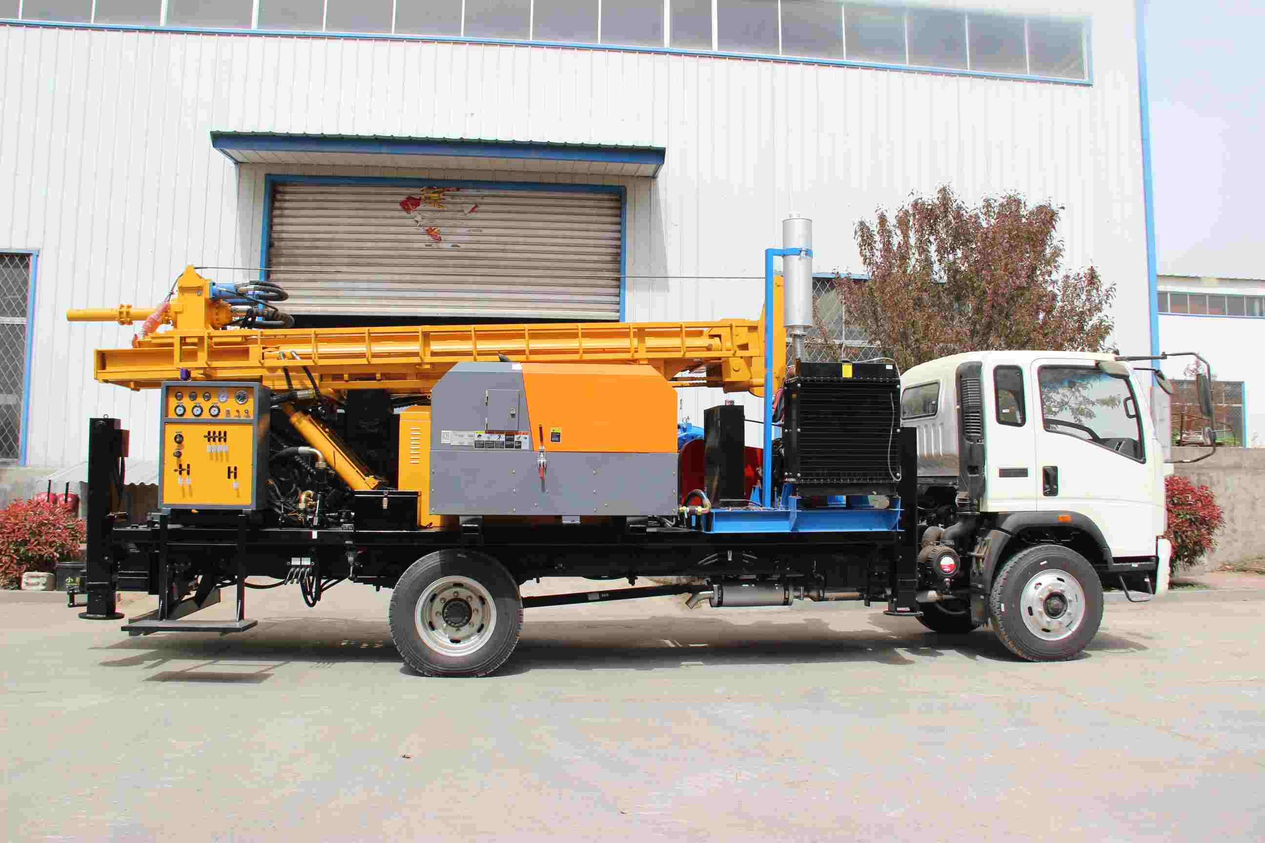 Буровая установка для бурения скважин на воду на грузовике Truck-mounted water well drilling rig