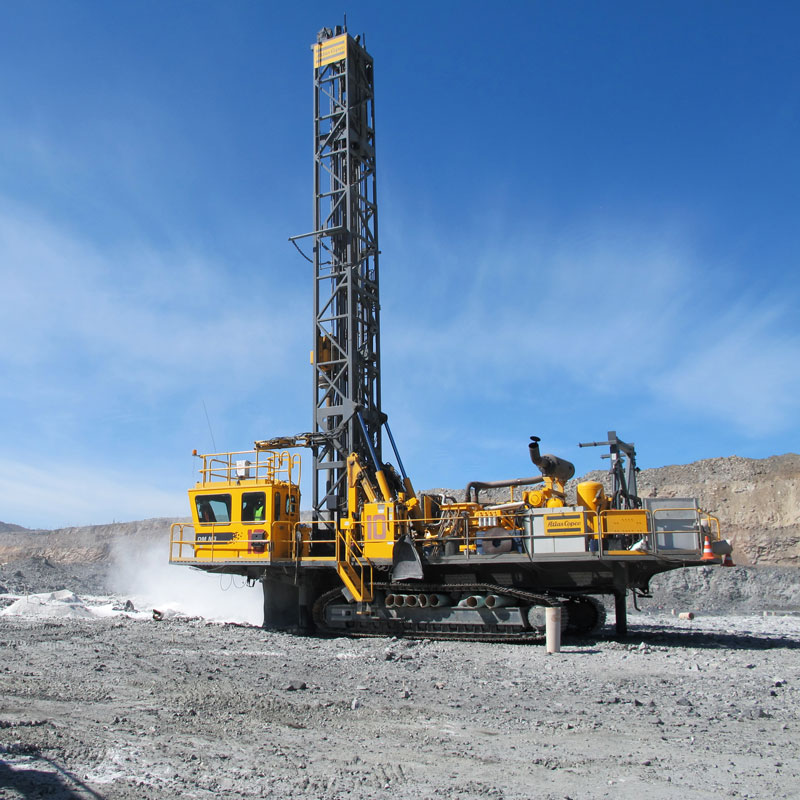 Equipo de perforación de pozos de agua.jpg Equipo de perforación de pozos de agua.jpg