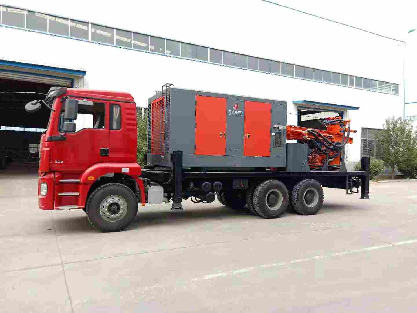 Буровая установка для бурения скважин на воду на грузовике Truck-mounted water well drilling rig